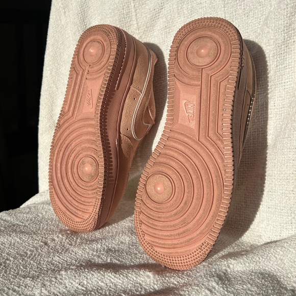 Nike Air Force 1 - Pink Suede Size 6 Women’s - Picture 4 of 7